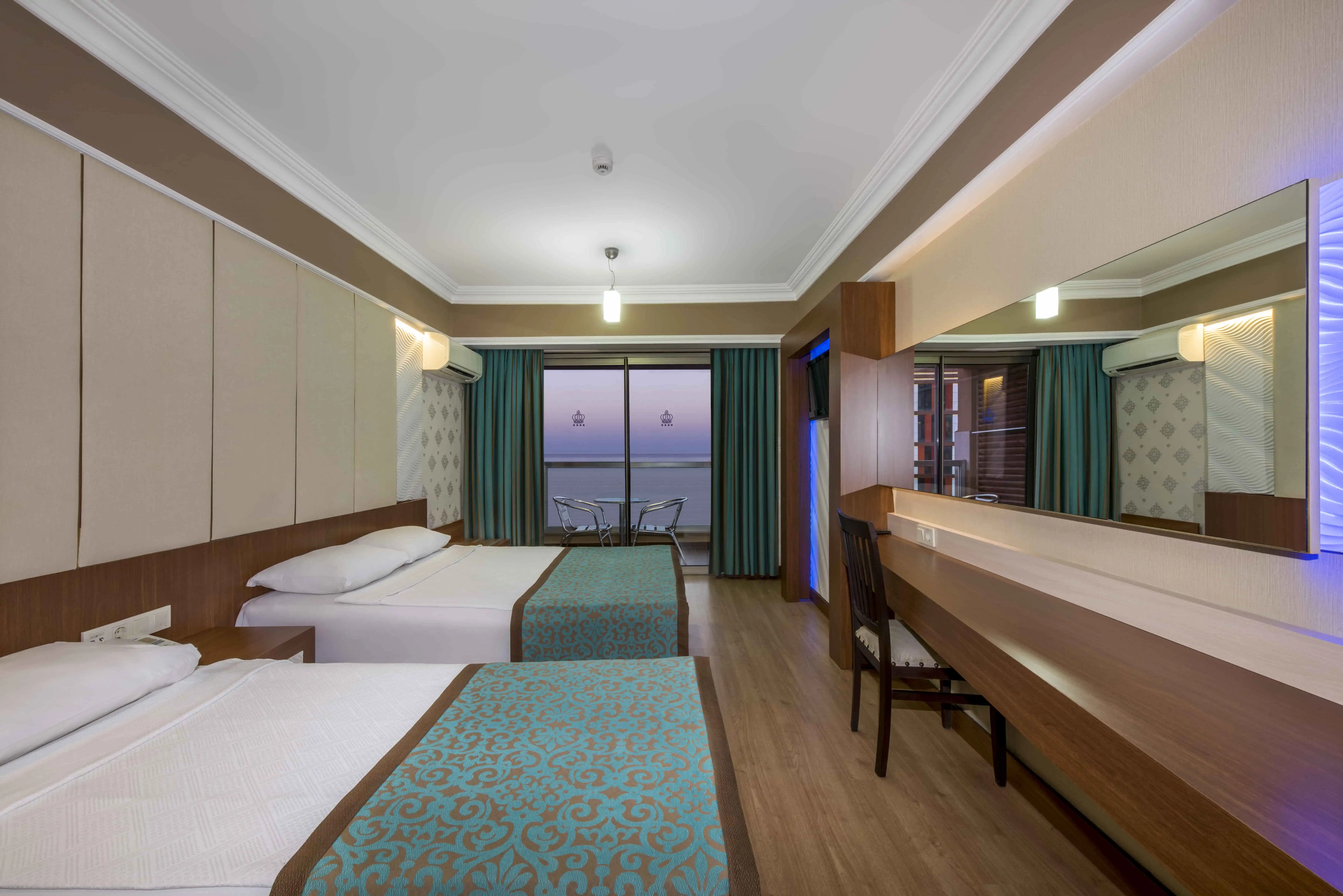 https://tacpremierhotels.com/rooms/galery/1742821961_standard-room-5.webp